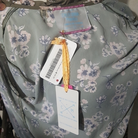 California Moonrise Floral Frill Wrap Blouse with Bell Sleeves - Picture 11 of 16